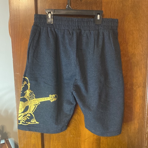 TRUE RELIGION COMFY SHORTS 🩳 GOLD BUDDHA LOGO ON THE SIDE. - Picture 4 of 6
